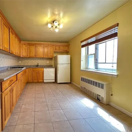 Image 7 - 29-30 138th Street, New York, NY 11354, USA - Apartment for sale