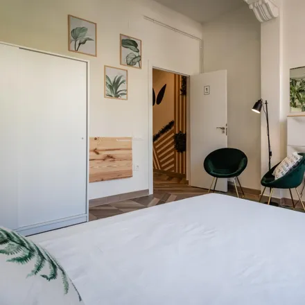 Rent this 4 bed room on Carrer del Rosselló in 213, 08001 Barcelona