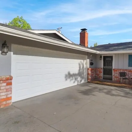 Image 4 - 407 Loretto Drive, Roseville, CA 95661, USA - House for sale
