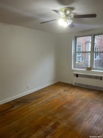 Image 4 - 35-15 205th Street, New York, NY 11361, USA - Apartment for sale