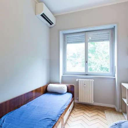 Image 9 - Viale Giovanni Suzzani, 20126 Milan MI, Italy - Apartment for rent