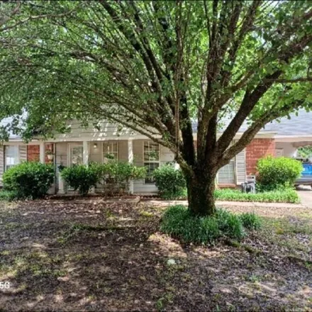 Buy this 3 bed house on 1298 Central Park Cove in Southaven, MS 38671