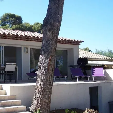 Rent this 2 bed house on 83380 Roquebrune-sur-Argens