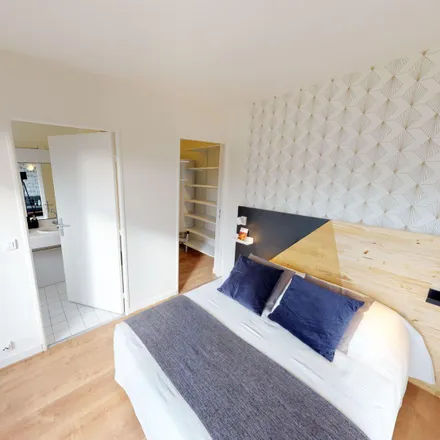 Rent this 4 bed room on 36 Rue de Vanves