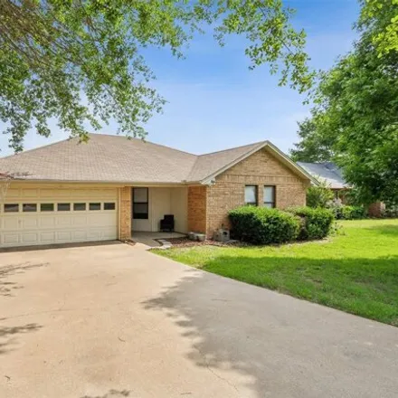 Buy this 4 bed house on 2098 Country Meadows Circle in Hood County, TX 76049