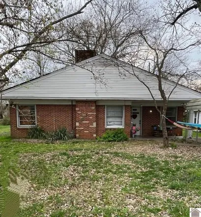 Buy this 4 bed house on 247 South 15th Street in Murray, KY 42071