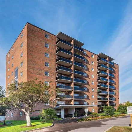 Image 4 - 95 Paisley Boulevard West, Mississauga, ON L5B 1N1, Canada - Apartment for rent