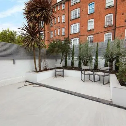 Image 3 - 22 Sedlescombe Road, London, SW6 1RB, United Kingdom - House for sale