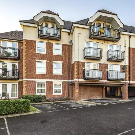 Rent this 2 bed apartment on Perham House in 85-87 Flat 1-19 Hill Lane, Bedford Place