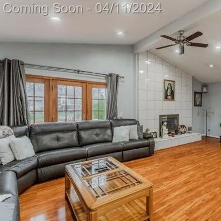 Image 7 - 3139 Gloucester Drive, Sterling Heights, MI 48310, USA - House for sale