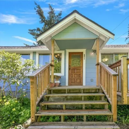 Buy this 2 bed house on 4501 Oakes Avenue in Anacortes, WA 98221