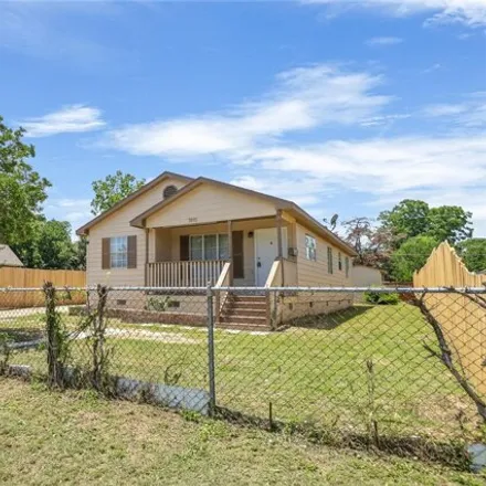 Buy this 3 bed house on 2615 Chestnut Avenue in Fort Worth, TX 76106