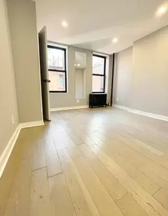 Image 6 - 119 Baxter Street, New York, NY 10013, USA - Apartment for rent