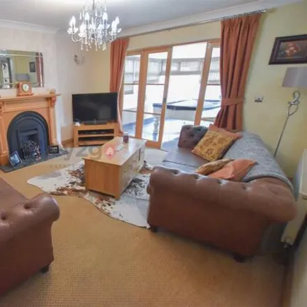 Image 2 - Pickard Crescent, Sheffield, S13 8EY, United Kingdom - House for sale