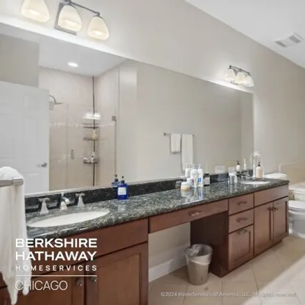 Image 6 - Waters Edge Court, Glen Ellyn, IL 60137, USA - Townhouse for sale