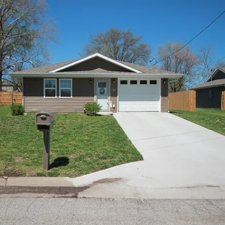 Buy this 2 bed house on 540 East Stuart Street in Clarinda, IA 51632