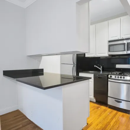 Rent this 1 bed apartment on East 84th Street in New York, NY 10028
