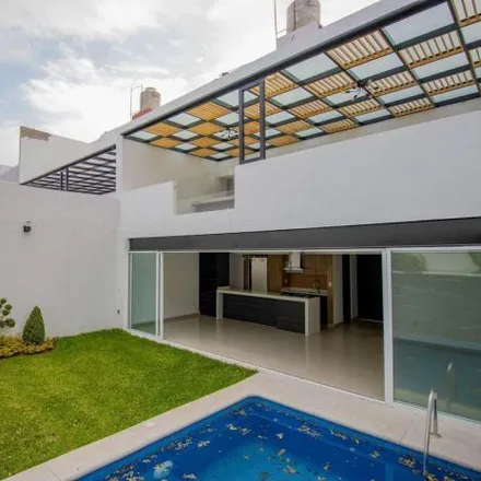 Buy this 4 bed house on Calle Plutarco Elías Calles in Casa Blanca, 62760 Tres de Mayo