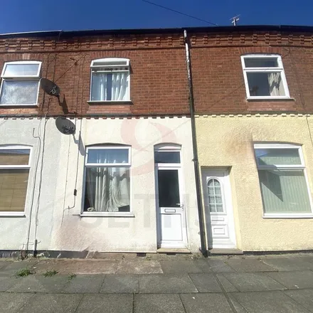 Rent this 2 bed townhouse on Lorraine Road in Leicester, LE2 8ES