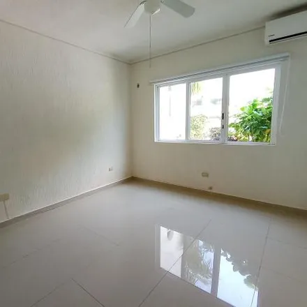 Rent this 3 bed apartment on Avenida A. Enríquez Savignac in 77059 Cancún, ROO