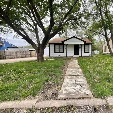 Buy this 4 bed house on 315 Austin Street in Farmersville, TX 75442