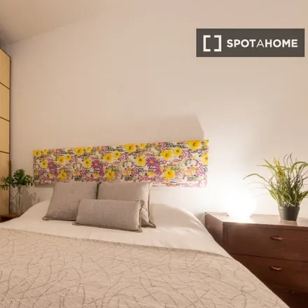 Rent this 6 bed room on Carrer Nou de Sant Francesc in 29, 08002 Barcelona