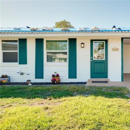 Buy this 3 bed house on Circlewood Drive in Sarasota County, FL 34293