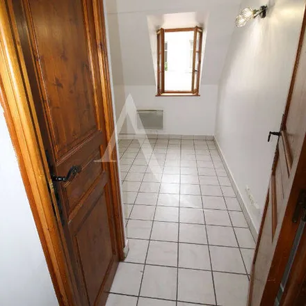 Rent this 1 bed apartment on 10 Rue du Chateau in 21000 Dijon, France