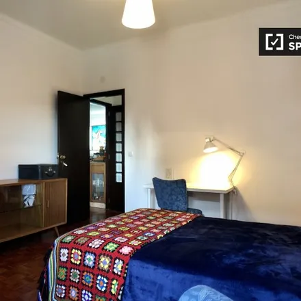 Rent this 5 bed room on Paço de Arcos in Rua Carlos Luz, 2770-106 Paço de Arcos