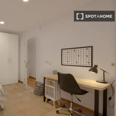 Rent this 6 bed room on Carrer de Balmes in 337, 08006 Barcelona