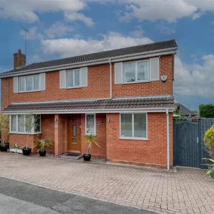 Buy this 4 bed house on Birchfield Road in Redditch, B97 4NF