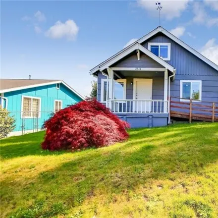 Buy this 3 bed house on 2352 Sherman Street in Tacoma, WA 98404
