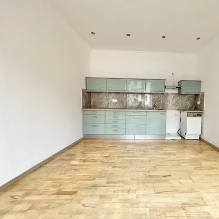 Rent this 3 bed apartment on Vienna in Reinprechtsdorf, VIENNA