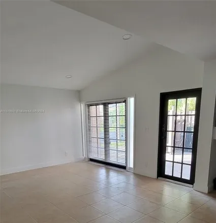 Image 2 - 1125 Northwest 122nd Terrace, Pembroke Pines, FL 33026, USA - Townhouse for rent