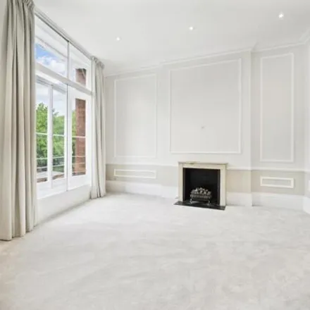 Rent this 2 bed room on 59 Egerton Gardens in London, SW3 2BY