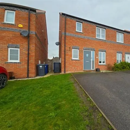 Buy this 3 bed duplex on Brattice Way in Mapplewell, S75 6GT