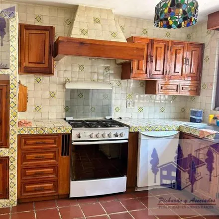 Buy this 4 bed house on Cerrada de los Limoneros in Fraccionamiento Limoneros, 62220 Cuernavaca