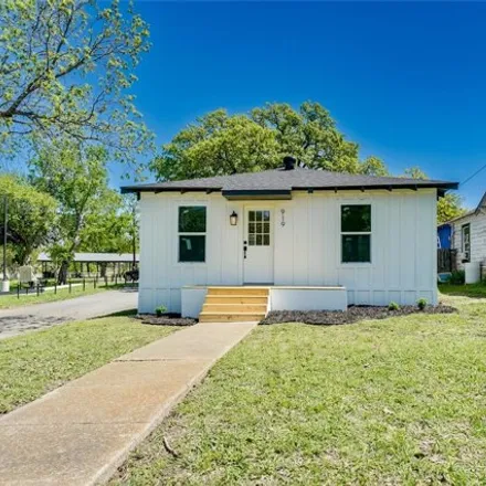 Buy this 2 bed house on 979 North Branch Street in Sherman, TX 75090
