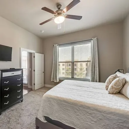 Rent this 2 bed apartment on Dallas