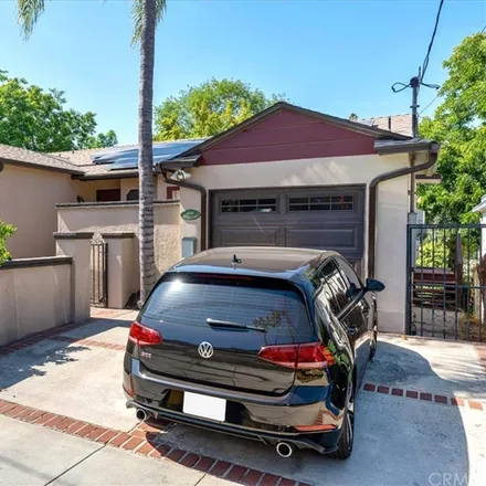Image 3 - 2680 Locksley Place, Los Angeles, CA 90039, USA - House for sale