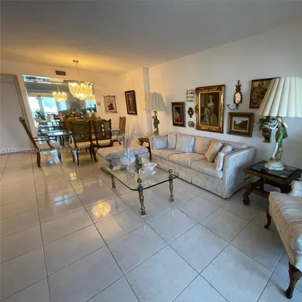Image 4 - 934 Hillcrest Drive, Hollywood, FL 33021, USA - Condo for sale