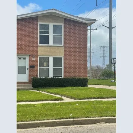 Rent this 3 bed apartment on West Johns Manville Place in Waukegan, IL 60085