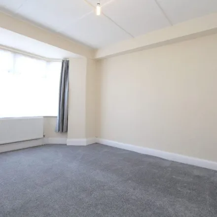 Image 9 - 40 Cairnfield Avenue, Dudden Hill, London, NW2 7PH, United Kingdom - Apartment for rent