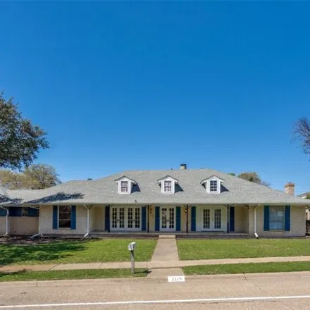 Buy this 4 bed house on 2323 Custer Parkway in Richardson, TX 75080