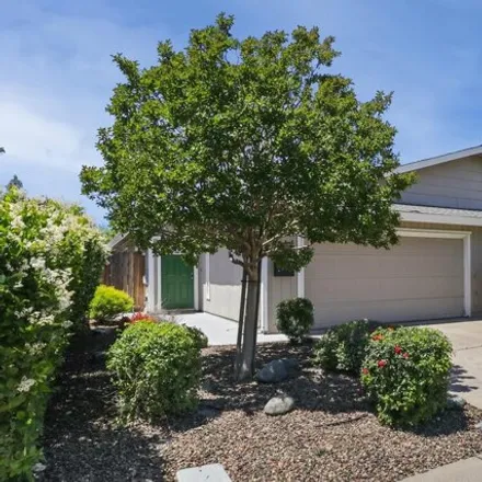 Buy this 3 bed house on 1400 Wabash Way in Roseville, CA 95678