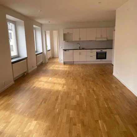 Rent this 4 bed apartment on Västerbrogatan 8 D in 503 30 Borås, Sweden