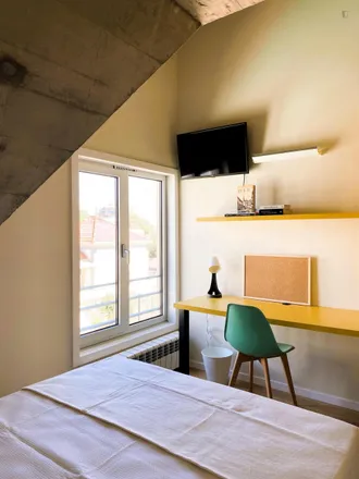 Rent this studio apartment on Escola Superior de Biotecnologia - UCP in Rua do Paraíso da Foz, 4150-758 Porto