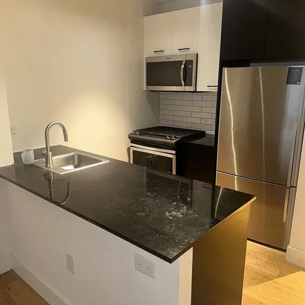 Rent this 2 bed apartment on The Country Cafe in Pine Street, New York