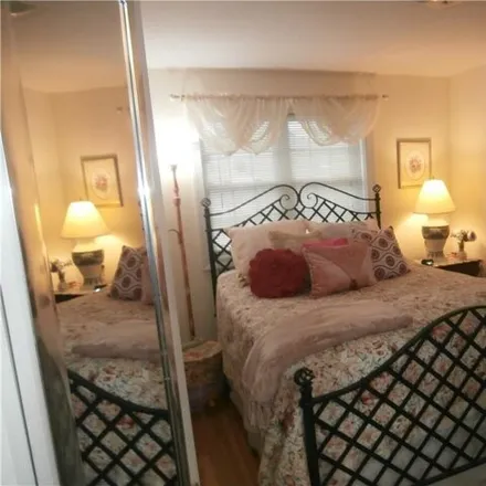 Image 7 - 2861 Ely Avenue, New York, NY 10469, USA - Condo for sale