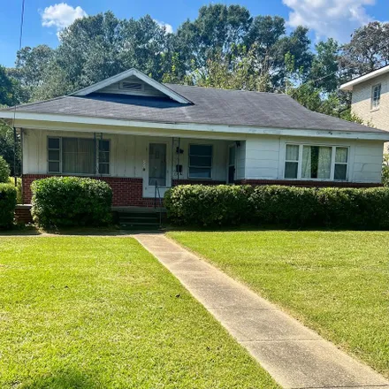 Buy this 2 bed house on 2228 North 1st Avenue in Laurel, MS 39440